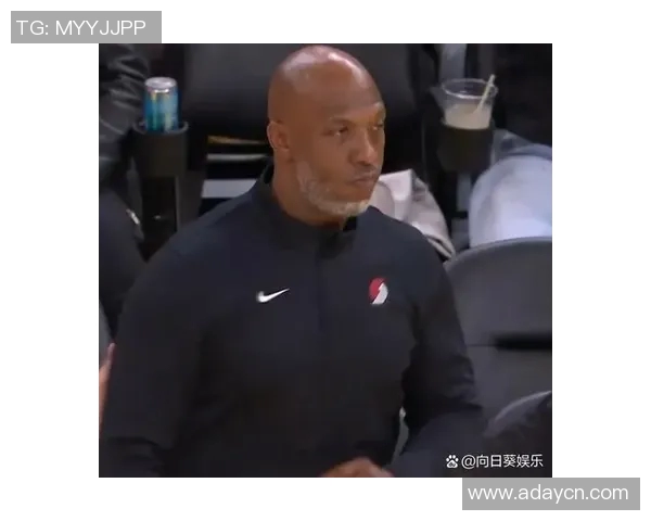 开拓者主帅因替补轮换失误被指责——是偶然失误还是深层问题？