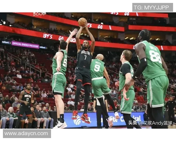 绿衫军球员集结备战季前赛 绿衫军球员集结备战季前赛